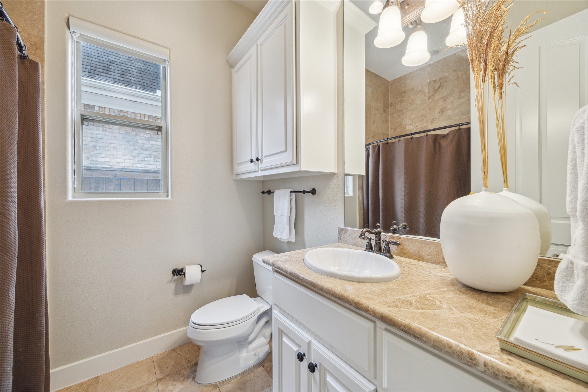 3319 Bridgeberry Lane Houston, TX 77082 - Photo 28 of 50 Second full bathroom located on the first floor