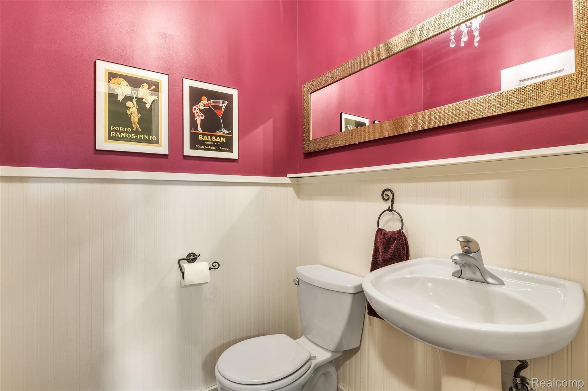 5786 South Weed Road Plymouth, MI 48170 - Photo 15 of 55 Entry level 1/2 bathroom