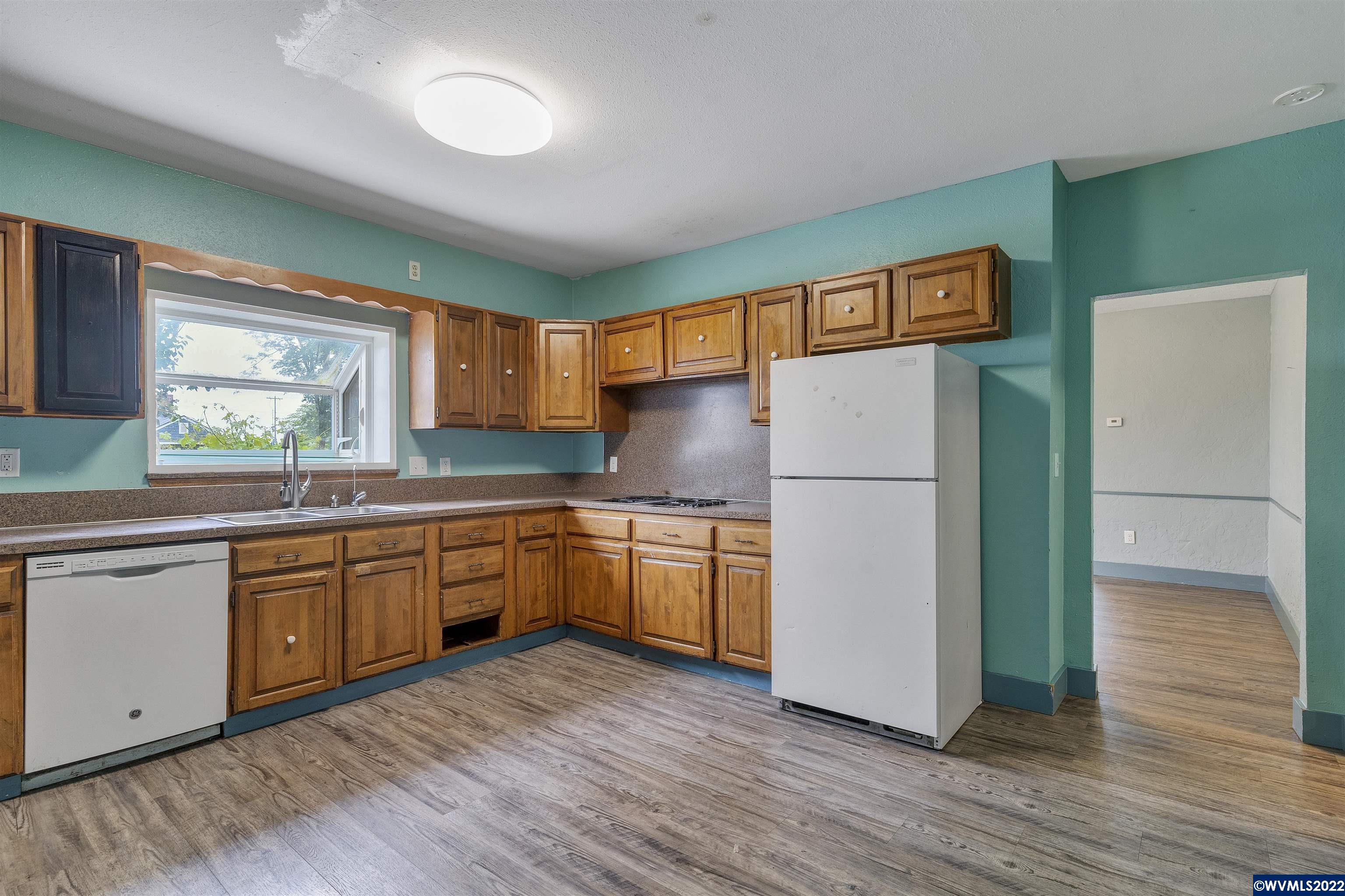 8255 Portland Road Northeast Salem, OR 97305 - Photo 16 of 34 Gallery Image 16