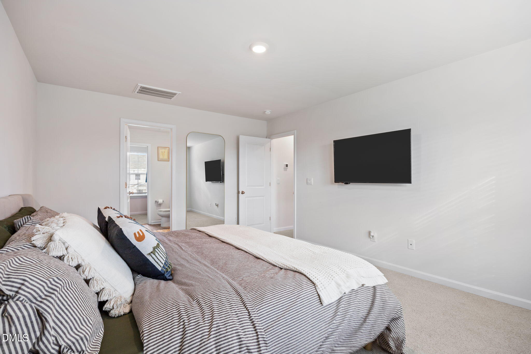 3624 Turney Drive Raleigh, NC 27610 - Photo 14 of 33 34-web-or-mls-IMG_2445