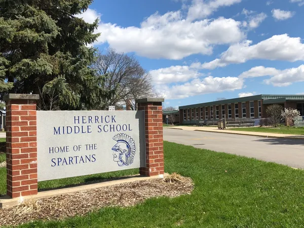 $500,000 | 4217 Elm Street, Downers Grove, IL 60515