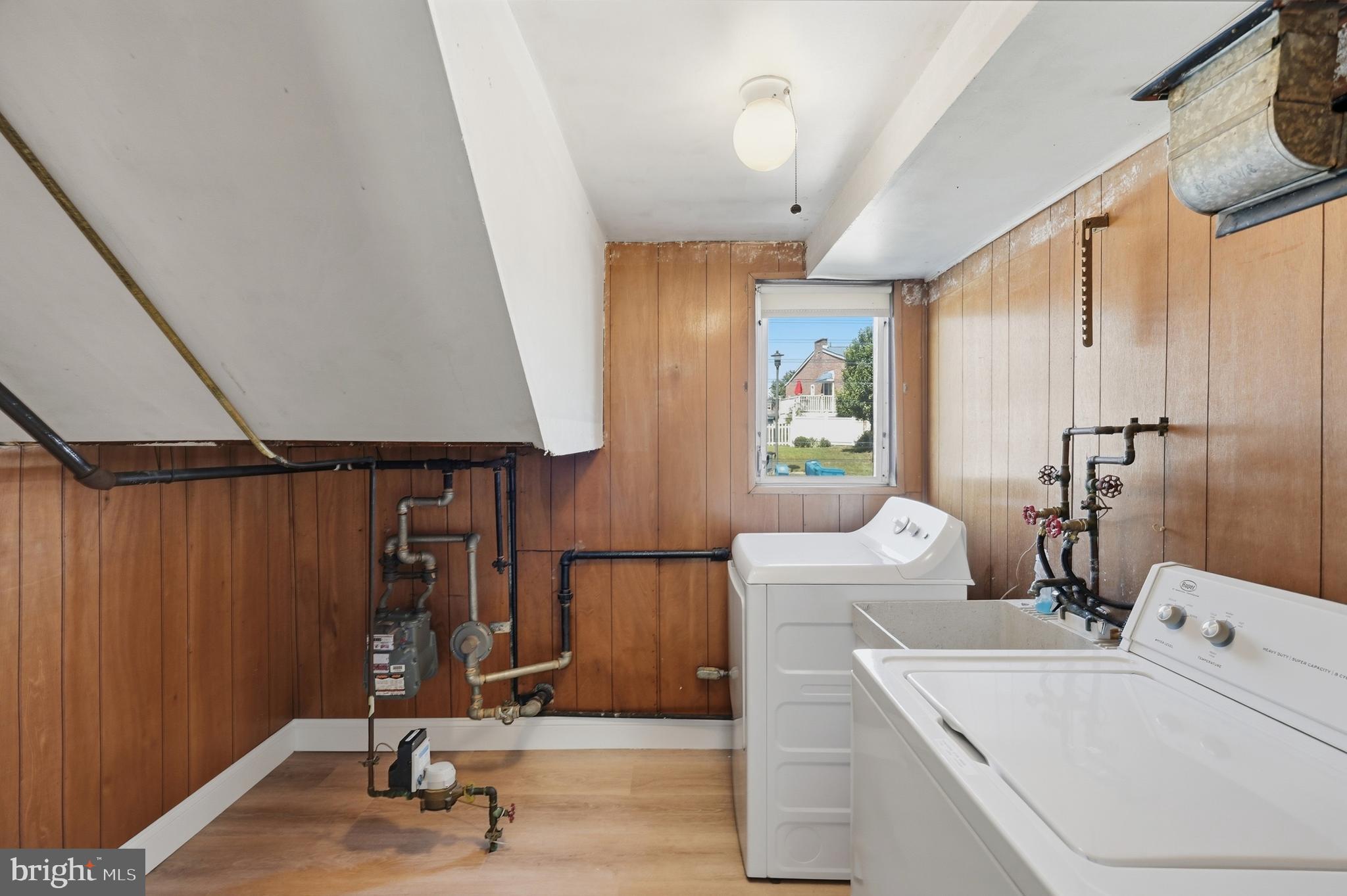 3530 Oakhill Road Philadelphia, PA 19154 - Photo 35 of 59 Laundry Room