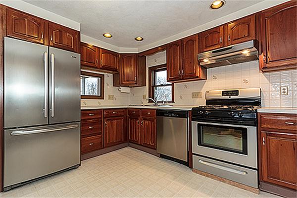 53 River Street Arlington, MA 02474 - Photo 3 of 23 Gallery Image 3