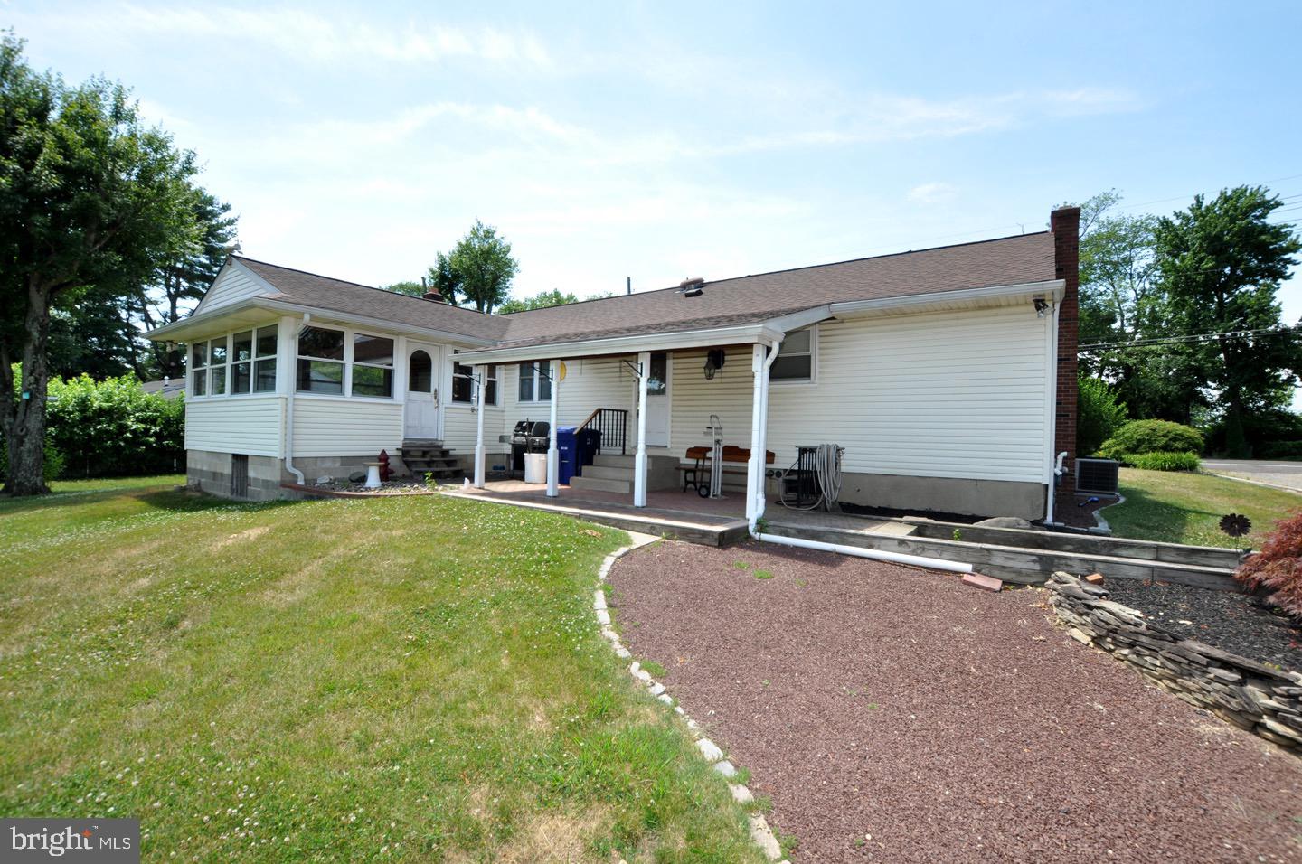 2068 Old York Road Burlington, NJ 08016 - Photo 9 of 31