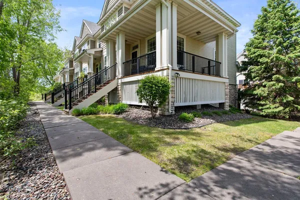 $379,900 | 14633 Victor Hugo Boulevard, Unit 4, Hugo, MN 55038