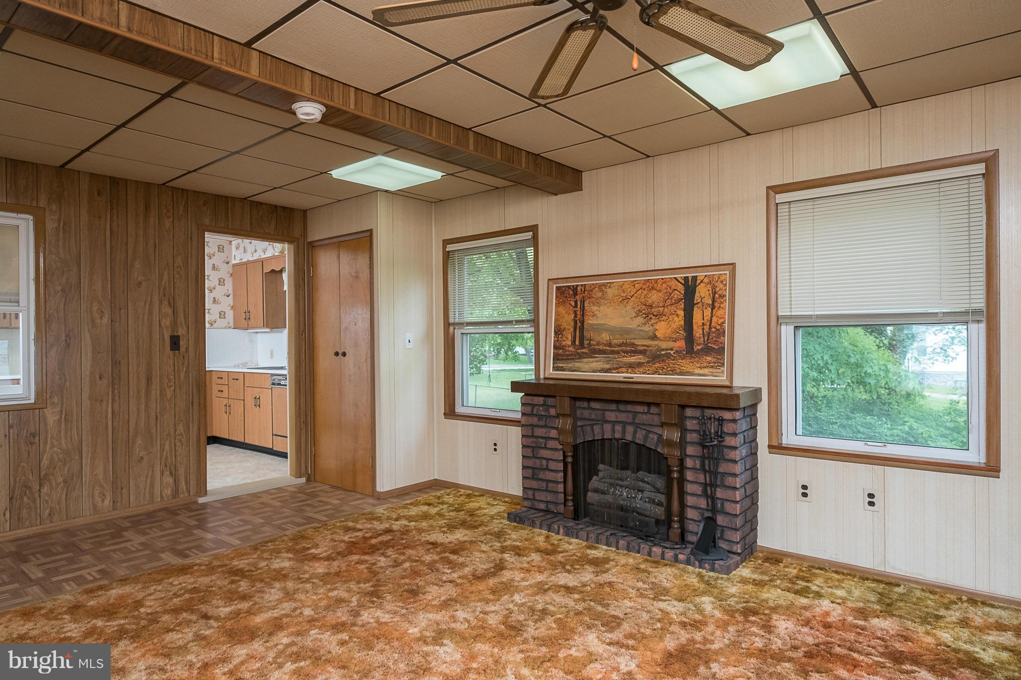 4600 Ridge Avenue Halethorpe, MD 21227 - Photo 13 of 30 Family Room