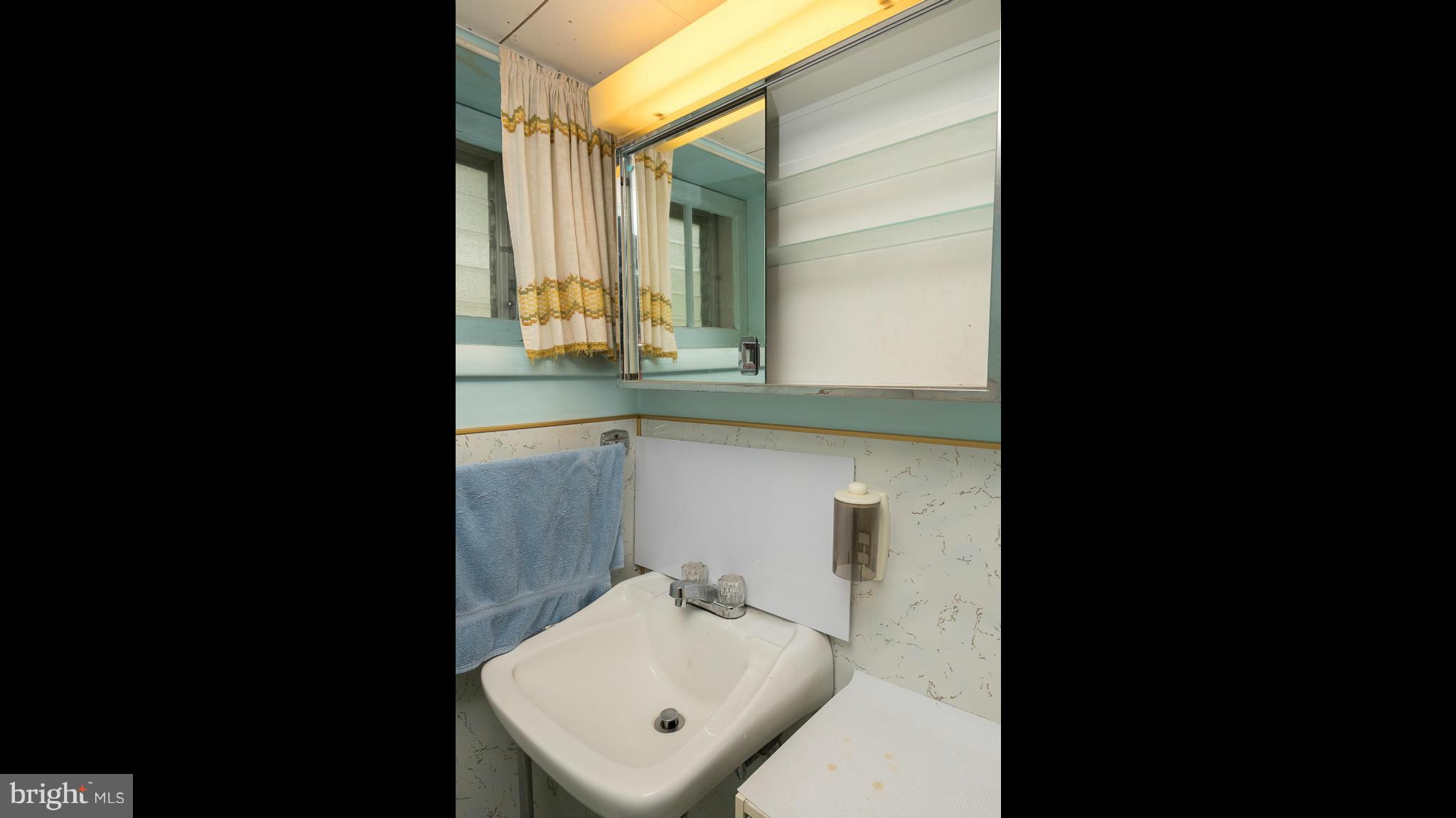 4600 Ridge Avenue Halethorpe, MD 21227 - Photo 28 of 30 Bath