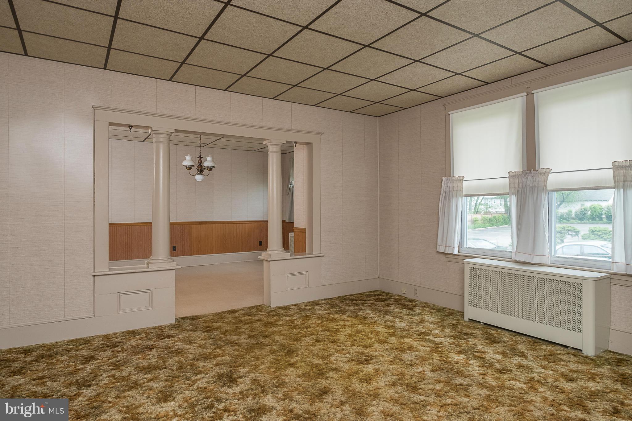 4600 Ridge Avenue Halethorpe, MD 21227 - Photo 4 of 30 Living Room