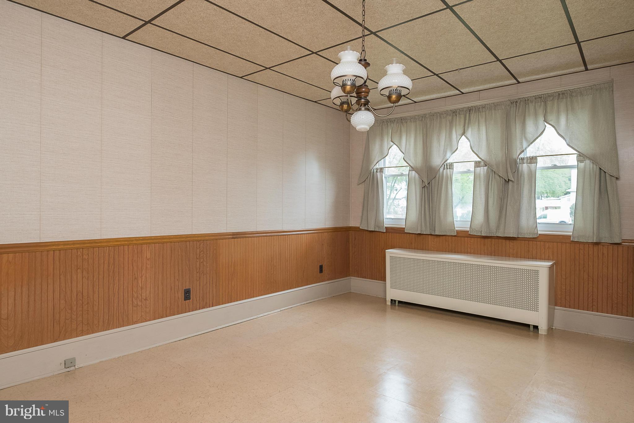 4600 Ridge Avenue Halethorpe, MD 21227 - Photo 6 of 30 Dining Room
