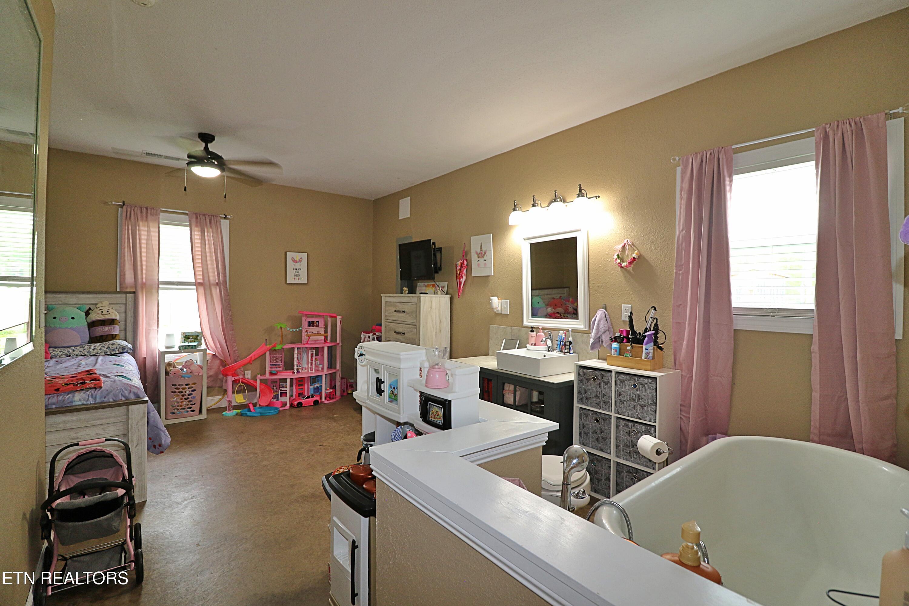 162 Floyd Jeffers Road Huntsville, TN 37756 - Photo 16 of 53 094A0643