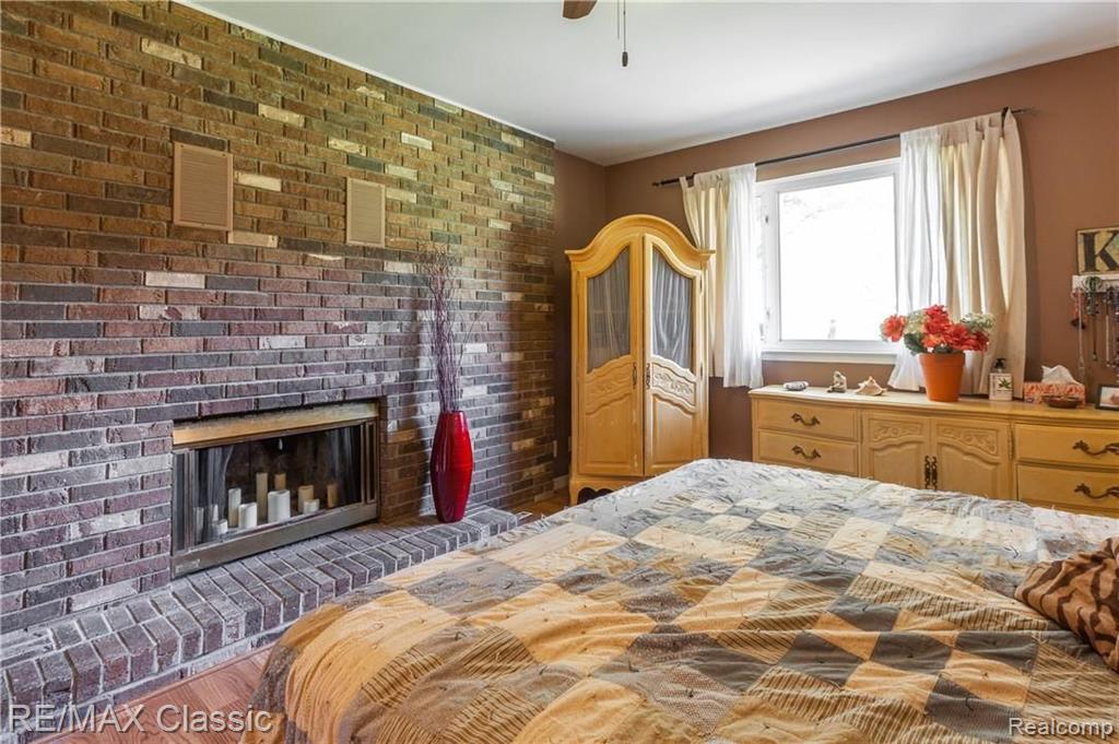 6370 Ridge Road North Canton, MI 48187 - Photo 11 of 36 Gallery Image 11