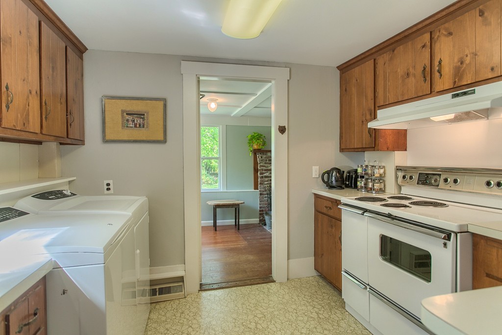 107 Pepperell Road Groton, MA 01450 - Photo 12 of 30