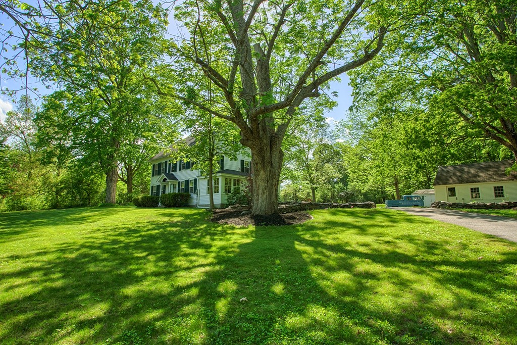 107 Pepperell Road Groton, MA 01450 - Photo 4 of 30
