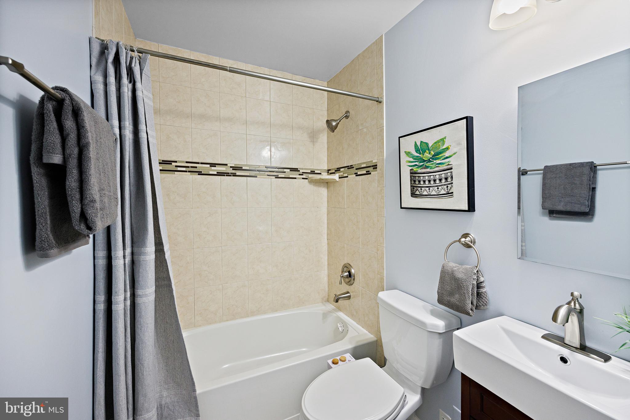 813 Templecliff Road Pikesville, MD 21208 - Photo 13 of 25 Full Bath w/ Tub Shower