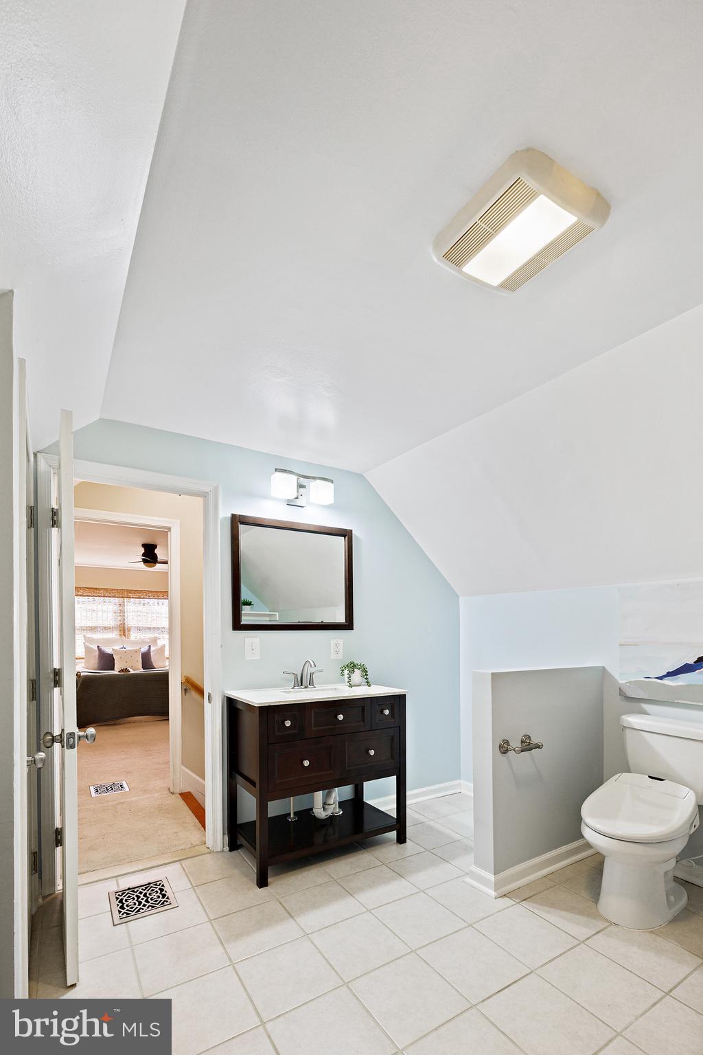 813 Templecliff Road Pikesville, MD 21208 - Photo 17 of 25 Primary Bath