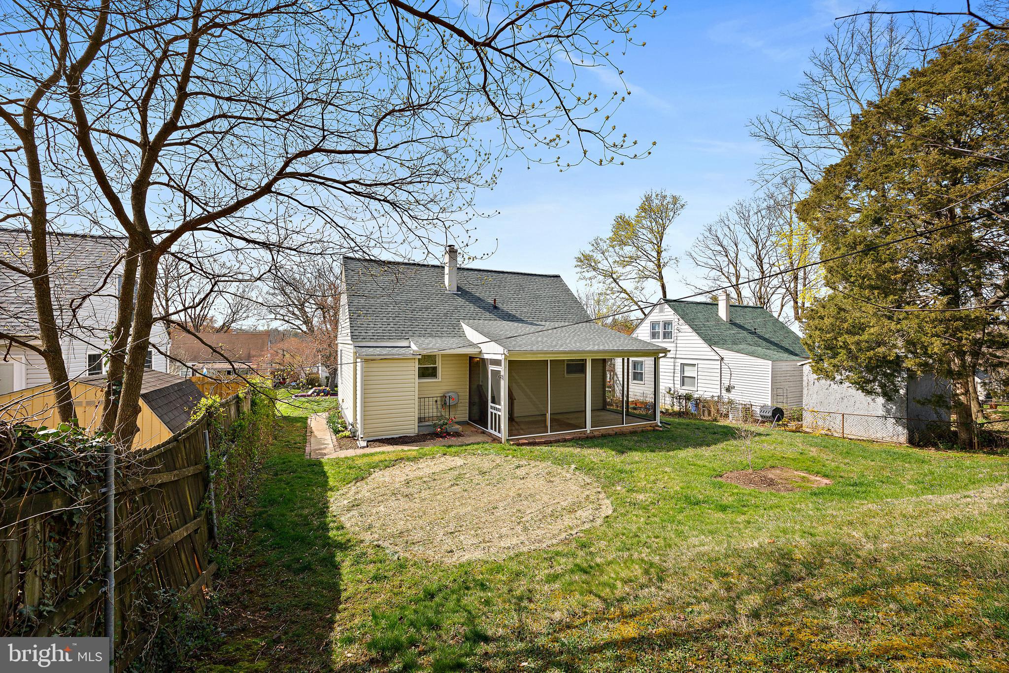 813 Templecliff Road Pikesville, MD 21208 - Photo 21 of 25 Exterior Back w/ Covered Patio