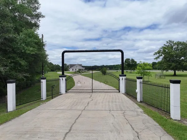 a view of house with entertaining space