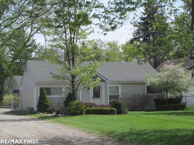 45258 Deneweth Road Macomb, MI 48042 - Photo 3 of 24 31318357-2.JPG