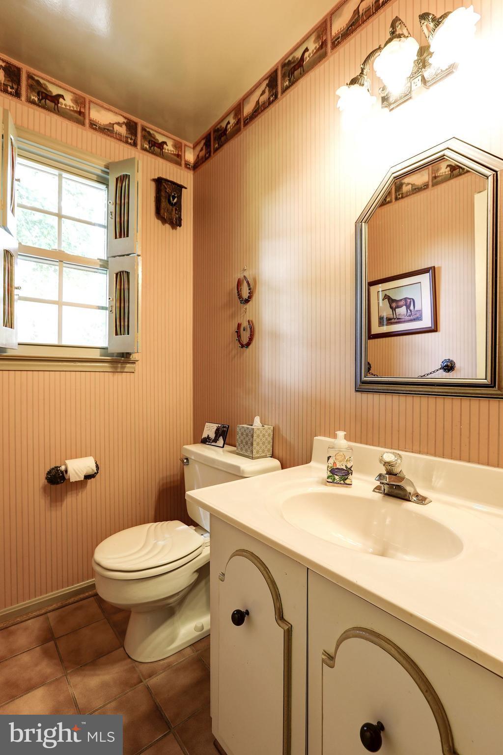 15141 Middlegate Road Silver Spring, MD 20905 - Photo 13 of 30 Main Level Powder Room