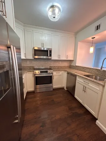 $3,250 | 1 Cityview Lane, Unit 214, Quincy, MA 02169