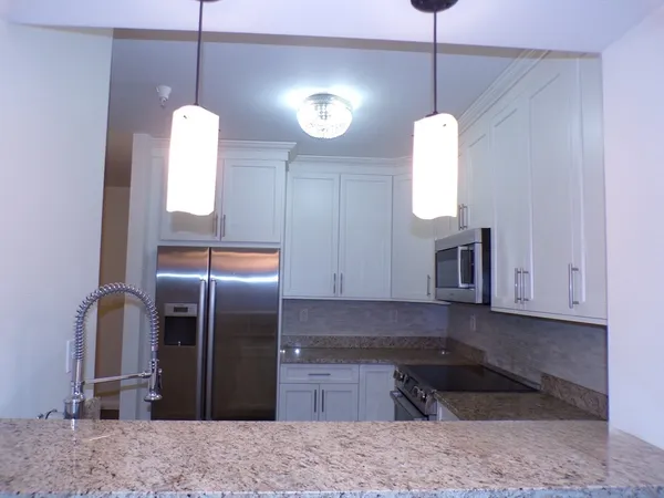 $3,250 | 1 Cityview Lane, Unit 214, Quincy, MA 02169