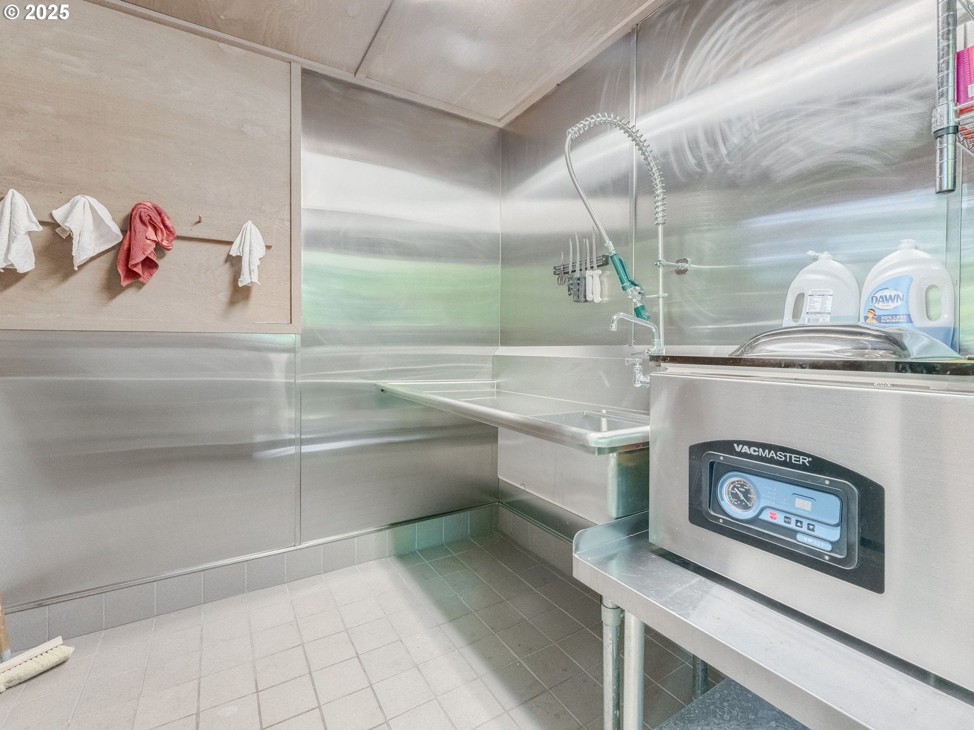 3817 Old Lewis River Road Woodland, WA 98674 - Photo 31 of 48 a kitchen with a oven and a sink