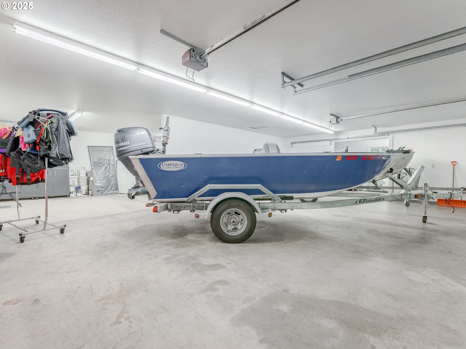 3817 Old Lewis River Road Woodland, WA 98674 - Photo 39 of 48 a view of car garage