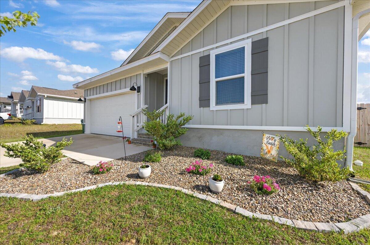 2674 Saltgrass Way Crestview, FL 32536 - Photo 6 of 43 06-2674 Saltgrass Wy-Crestview-6