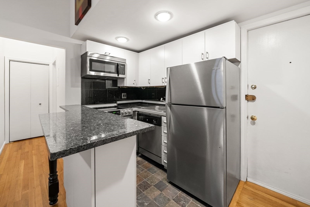 38-40 St Botolph Street, Unit 5 Boston, MA 02116 - Photo 4 of 13