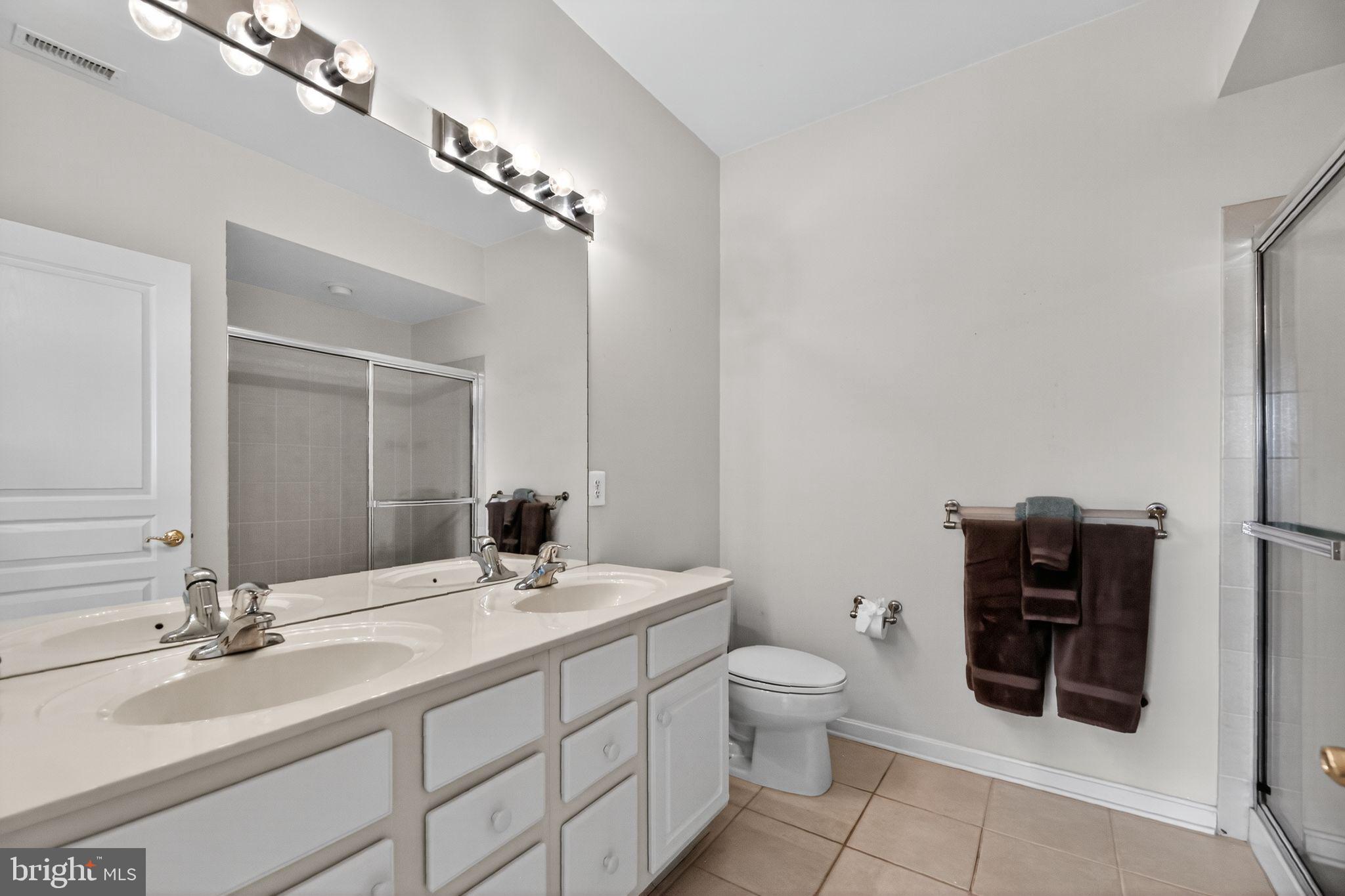 2 Borton Avenue Voorhees, NJ 08043 - Photo 24 of 35 Main bedroom ensuite