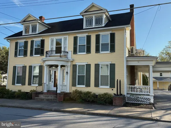 $335,000 | 412 Main Street, Alexandria, PA 16611