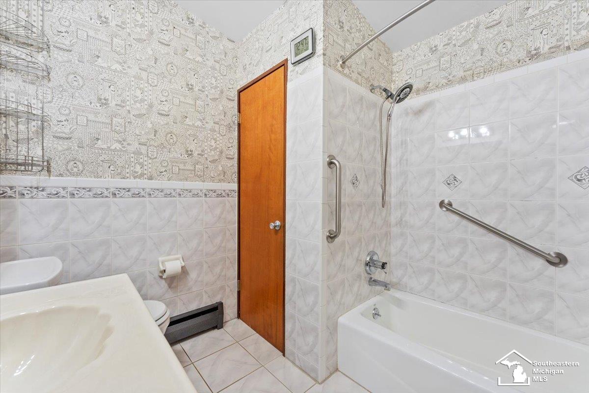 8436 Church Road Grosse Ile, MI 48138 - Photo 16 of 25 Gallery Image 16