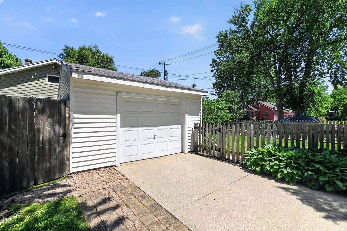 202 Oak Street Madison, WI 53704 - Photo 4 of 34