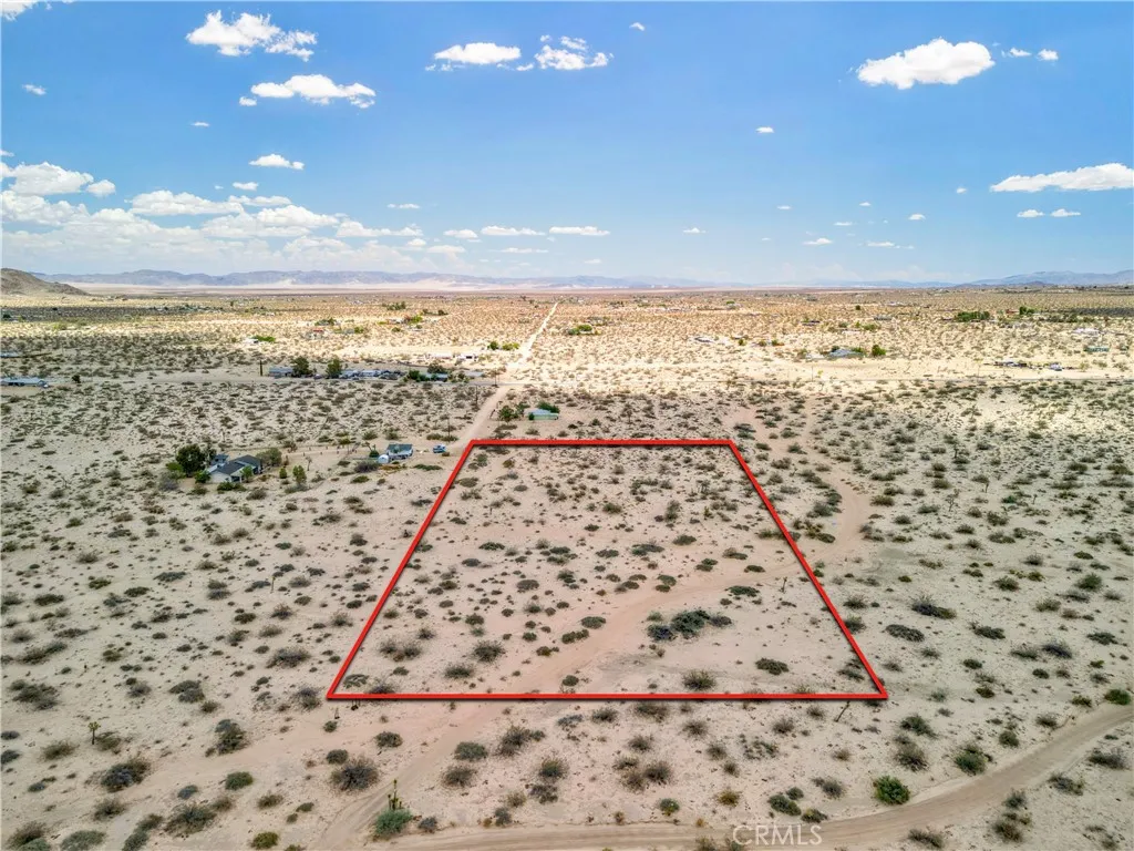 0 Easton Landers, CA 92285 - Photo 12 of 22 a view of an empty room and a ocean view