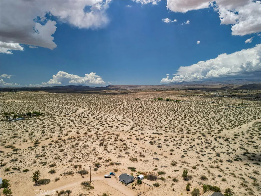 0 Easton Landers, CA 92285 - Photo 19 of 22 a view of a pathway of a yard