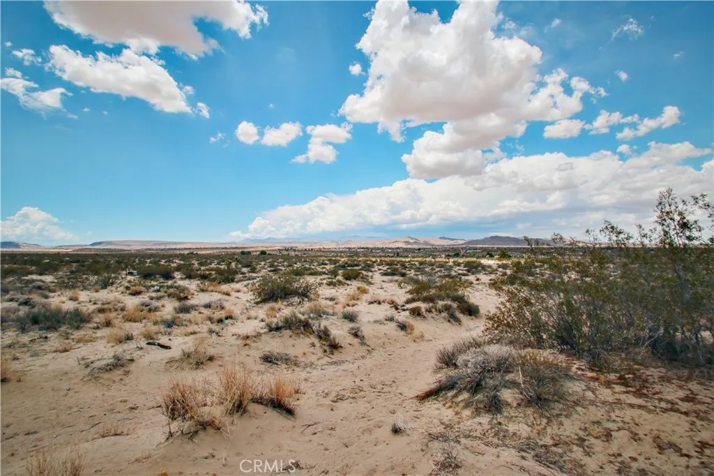 0 Easton Landers, CA 92285 - Photo 20 of 22 a view of a city