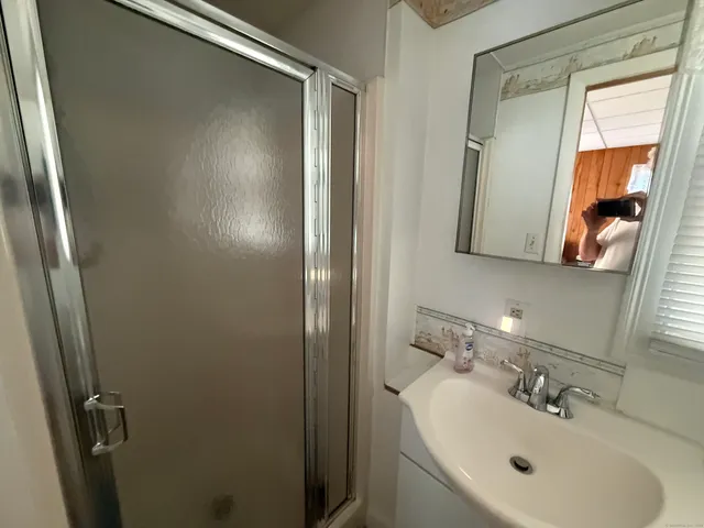 $2,500 | 797 East Broadway, Milford, CT 06460