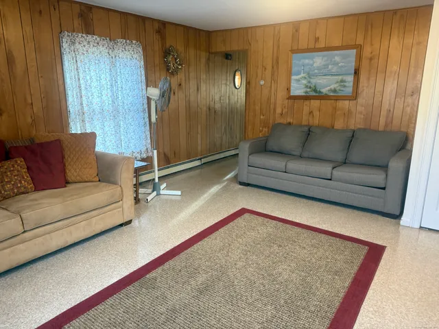 $2,500 | 797 East Broadway, Milford, CT 06460