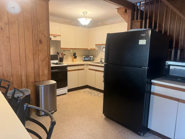 $2,500 | 797 East Broadway, Milford, CT 06460