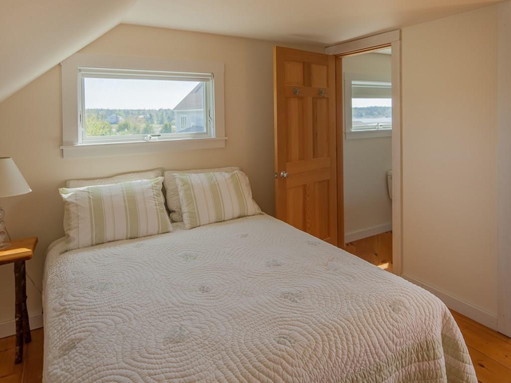 516 Port Clyde Road Tenants Harbor, ME 04860 - Photo 15 of 15 Apartment bedroom with en suite full...