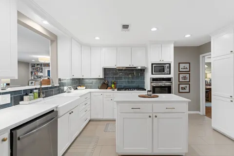 $699,000 | 2314 Hialeah Drive, Houston, TX 77018