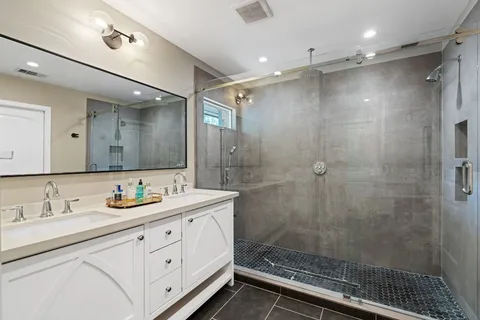 $699,000 | 2314 Hialeah Drive, Houston, TX 77018