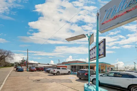 $699,000 | 2314 Hialeah Drive, Houston, TX 77018