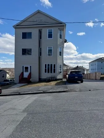 $2,600 | 68 Dartmouth Street, Unit 3, Worcester, MA 01604