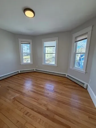 $2,600 | 68 Dartmouth Street, Unit 3, Worcester, MA 01604