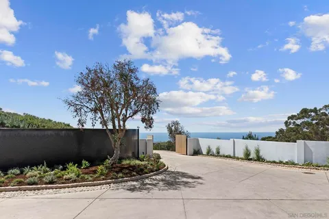 $42,000,000 | 7151 Romero Loop, La Jolla, CA 92037