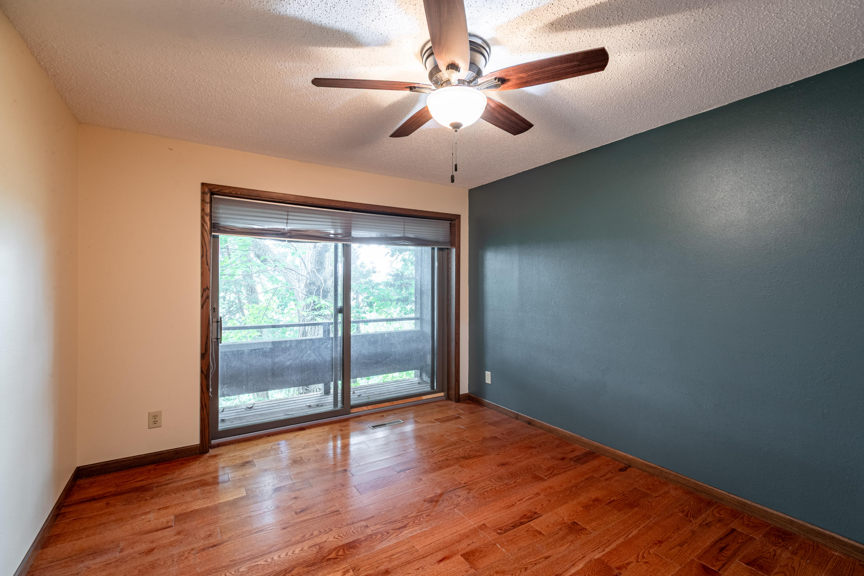 W664 Highway 35 Buffalo, WI 54629 - Photo 14 of 30 Main floor primary bedroom