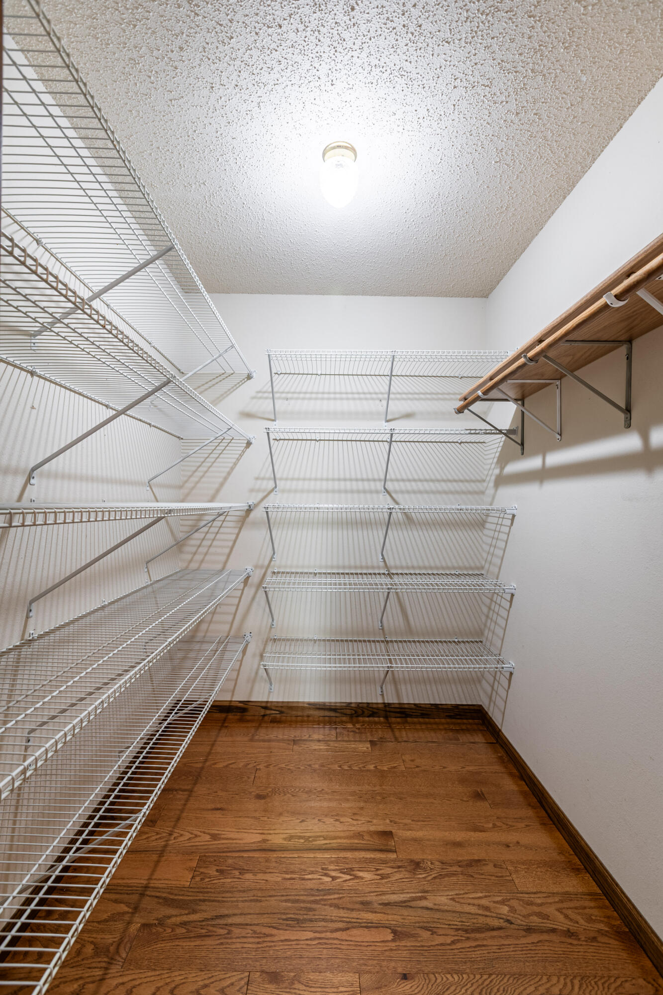 W664 Highway 35 Buffalo, WI 54629 - Photo 17 of 30 Primary bedroom w/walk-in closet