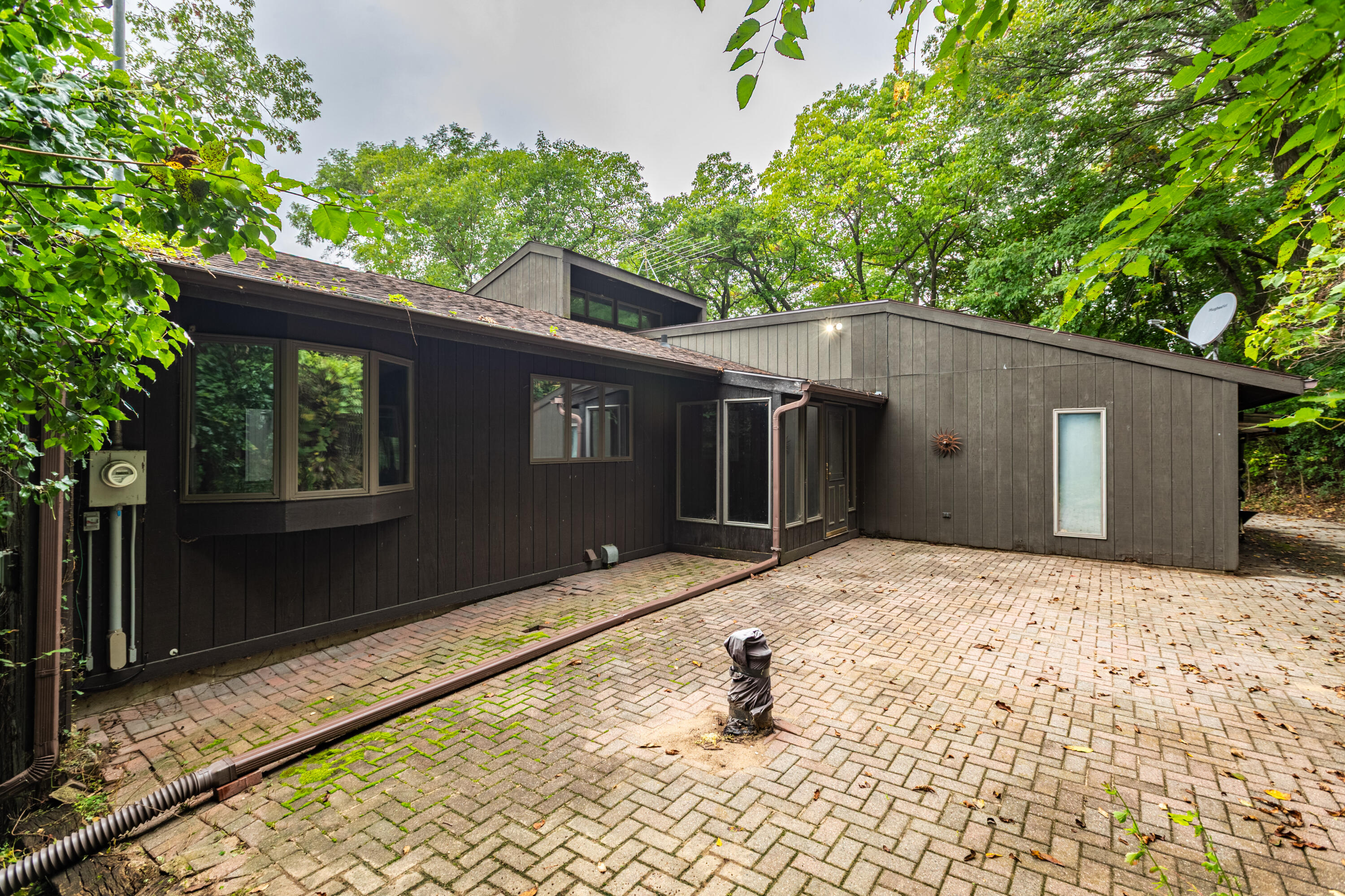 W664 Highway 35 Buffalo, WI 54629 - Photo 29 of 30 Character inside and out!