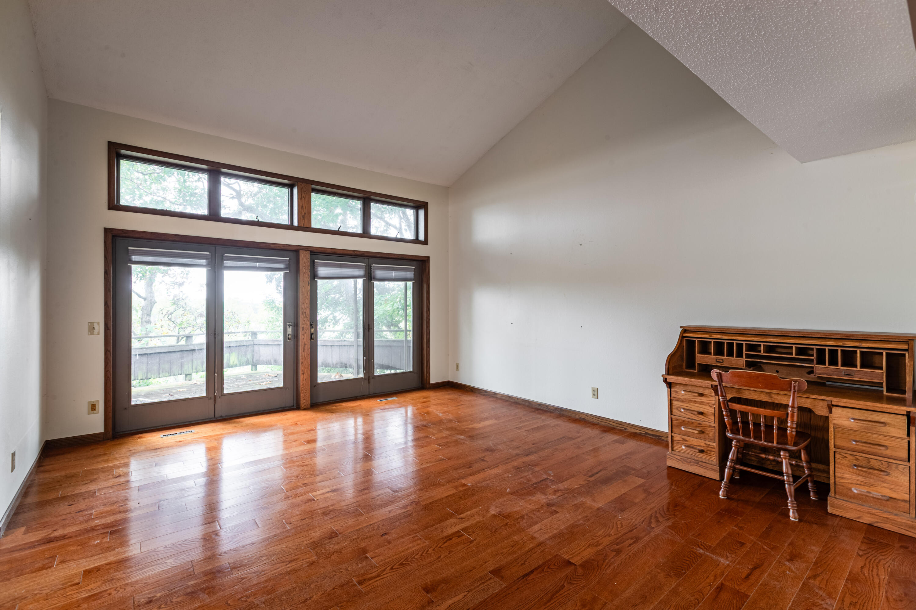 W664 Highway 35 Buffalo, WI 54629 - Photo 3 of 30 Open living/dining area with deck overlooking river